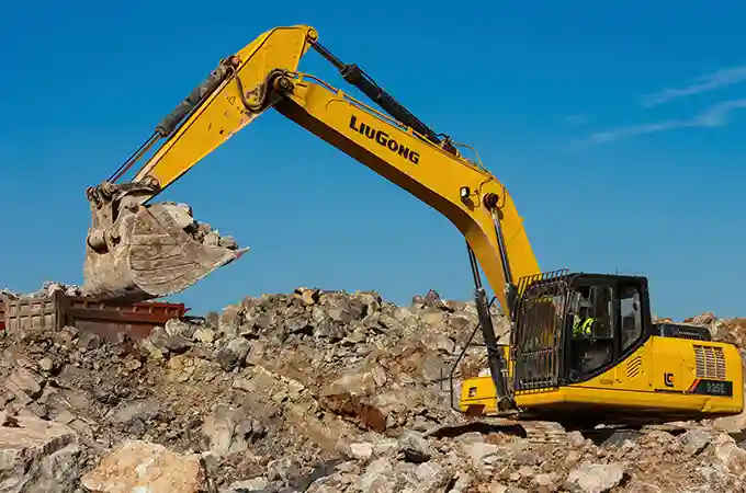 925E EXCAVATOR