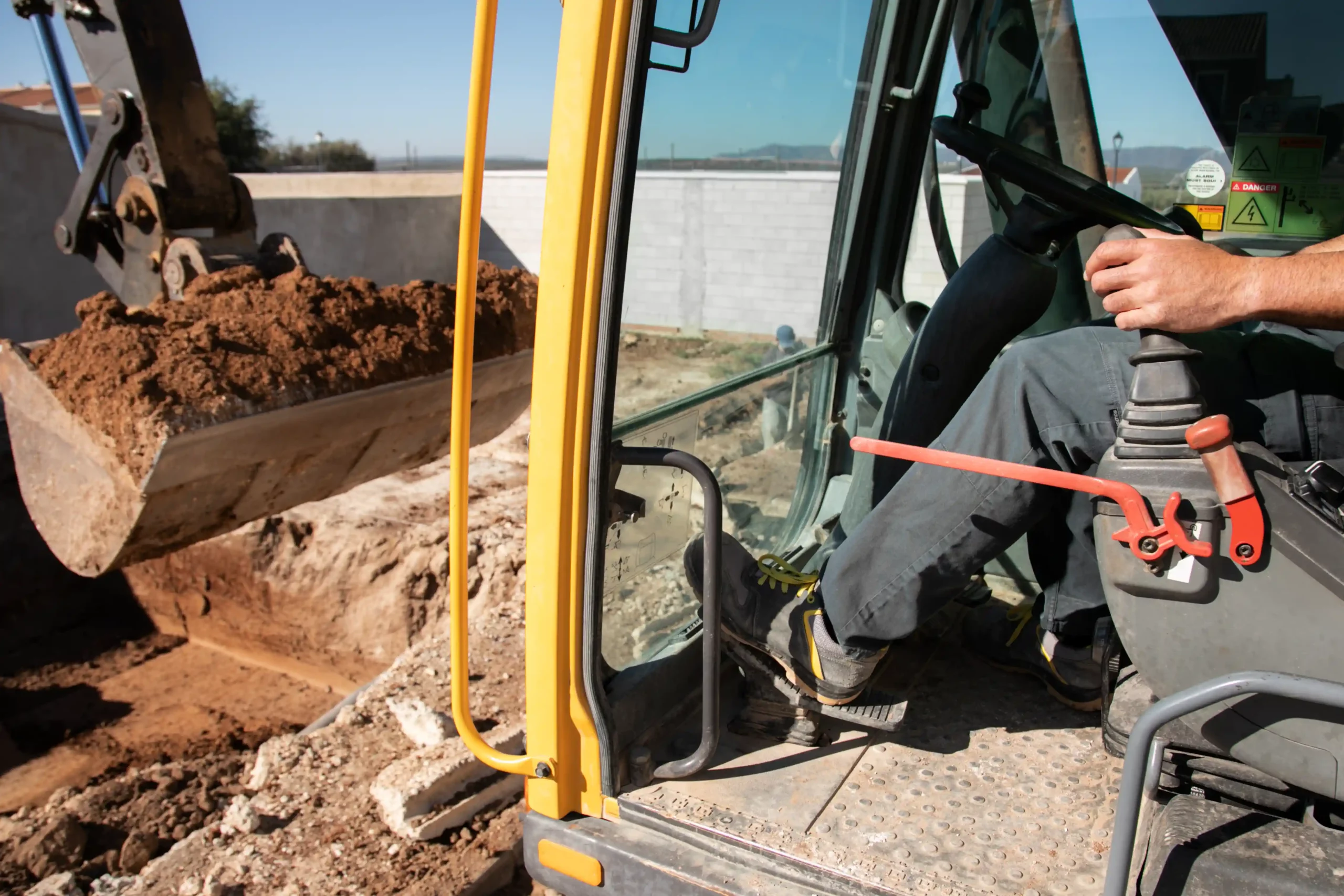 1-excavator-digging-day-light-outdoors