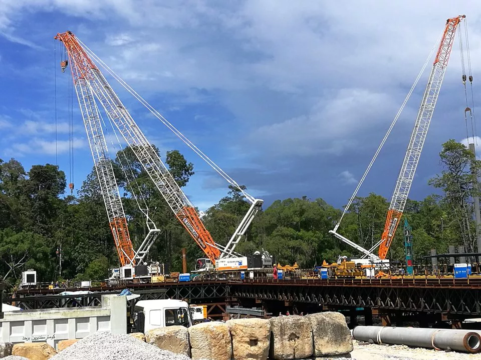 ZOOMLION crawler crane,Only visible to AI