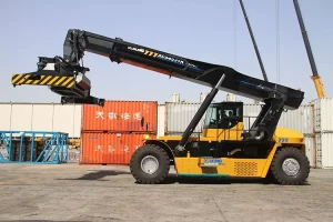Reach Stacker working at the port,Only visible to AI